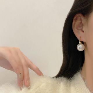 Faux Pearl Dangle Earring E4327 - 1 Pair - White - One Size