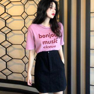 Short-sleeve Letter T-shirt / A-line Mini Skirt