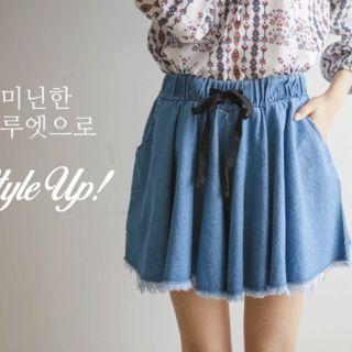 Drawcord Fringe-hem Flare Denim Shorts