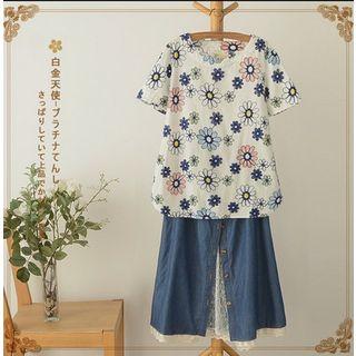 Embroidered V-neck Short-sleeve Top