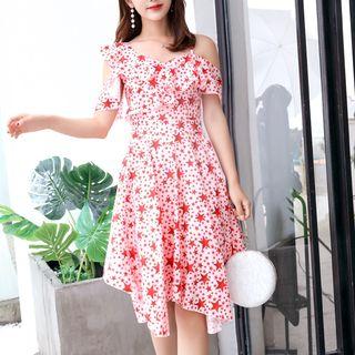 Short-sleeve Cold Shoulder Star Print A-line Dress