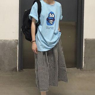 Short-sleeve Print T-shirt / Gingham A-line Midi Skirt