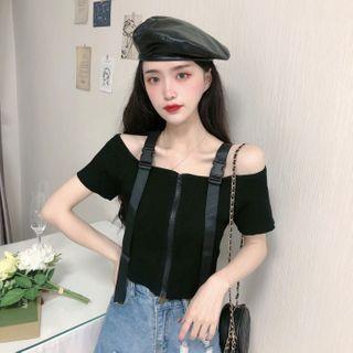 Front-zip Cold-shoulder Short-sleeve Knit Top