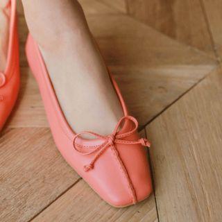 Beribboned Seam-trim Cowhide Flats