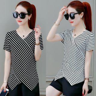 Short-sleeve Asymmetric Hem Striped T-shirt