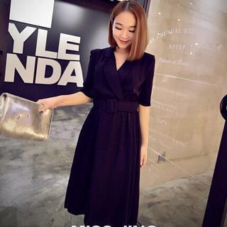Short-sleeve Buckled Dress