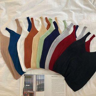 Plain V-neck Slim-fit Tank Top