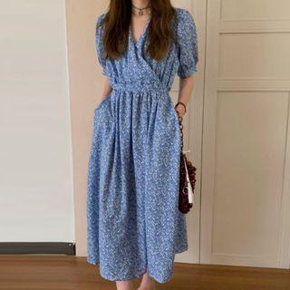 Short-sleeve V-neck Floral Midi A-line Dress Blue - One Size