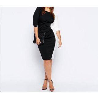 Two-tone Sheath Dress With Belt