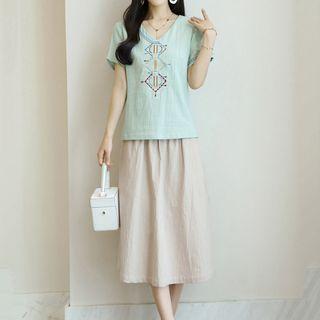 Short-sleeve Embroidered Top / Midi A-line Skirt