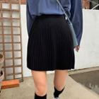 Zip-side Knife-pleat Mini Skirt