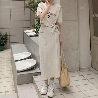 Short-sleeve Lettering Bow Accent Cropped T-shirt / Midi A-line Skirt