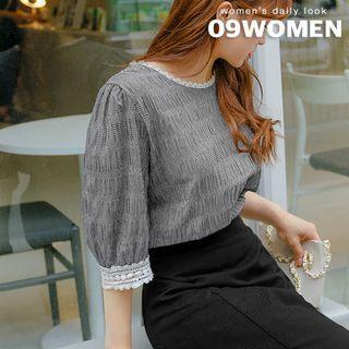 Plus Size Lace-edge Crinkled Gingham Top