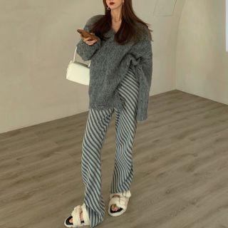 V-neck Distressed Sweater / Striped Straight Leg Pants