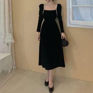Square-neck Long-sleeve A-line Velvet Dress
