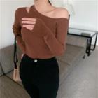 Long-sleeve One-shoulder Slim-fit Top