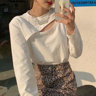 Long-sleeve Cutout T-shirt / Leopard Print Skirt