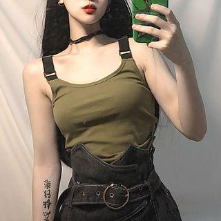 U-neck Tank Top / High Waist Asymmetric Denim Shorts