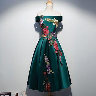 Off-shoulder Embroidered A-line Cocktail Dress / Evening Gown