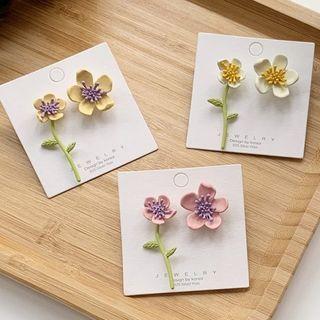 925 Sterling Silver Asymmetric Flower Earrings