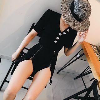 V-neck Short-sleeve Knit Top Black - One Size