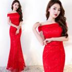 Off-shoulder Sheath Lace Evening Gown