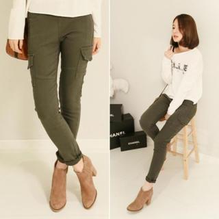 Elastic-waist Cargo-pocket Pants