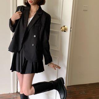 Single Breasted Blazer / High-waist Pleated Skirt