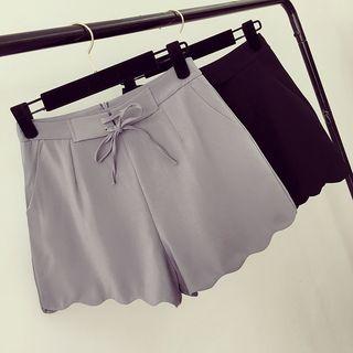 Scalloped Hem Wide Leg Shorts