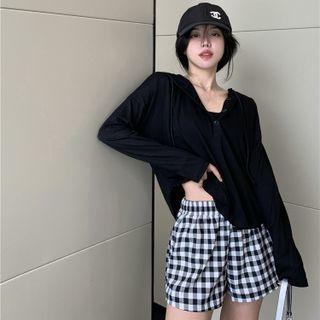 Long-sleeve Hood T-shirt / Plaid Shorts