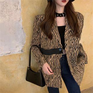 Printed Leopard Blazer / Plain Top / Bootcut Jeans