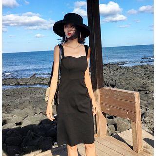 Sleeveless Open-back Sheath Dress