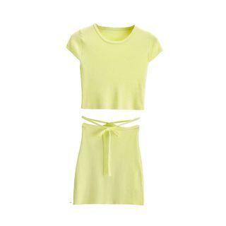 Short-sleeve Knit Top / Drawstring Knit Skirt