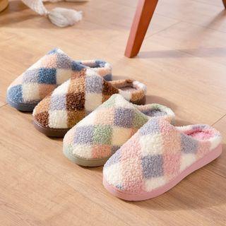 Argyle Print Fluffy Slippers