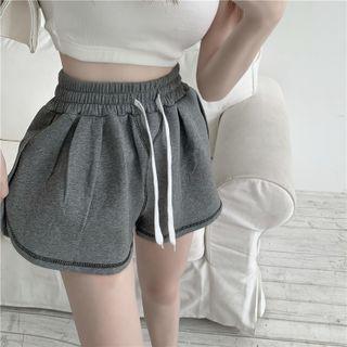 High-waist Shorts / Short-sleeve Top