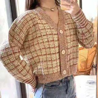 V-neck Plaid Loose Fit Cropped Cardigan