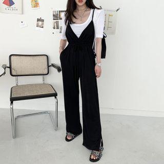 Short-sleeve T-shirt / Spaghetti Strap Jumper Pants