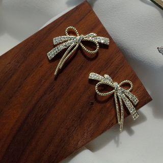Rhinestone Bow Ear Stud / Clip-on Earring