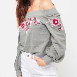 Long-sleeve Off-shoulder Embroidery Top