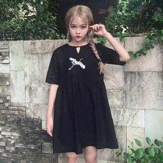 Embroidered Loose-fit Short-sleeve Dress