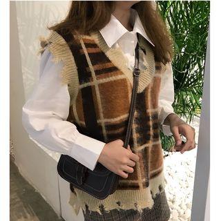 Check V-neck Ripped Sweater Vest