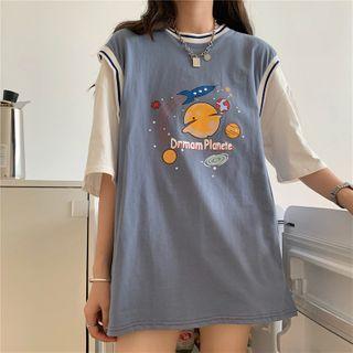 Mock Two-piece Short-sleeve Planet Print T-shirt
