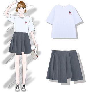 Elbow-sleeve Fruit Printed T-shirt / Asymmetric A-line Mini Pleated Skirt