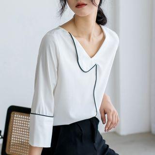 3/4-sleeve Contrast Trim Chiffon V-neck Blouse