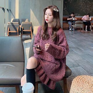 Chunky Cable Knit Sweater / Ruffle Hem Mini Knit Skirt