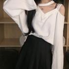 Cold-shoulder Choker Long-sleeve T-shirt