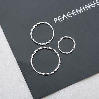 925 Sterling Silver Ribbed Hoop Earring