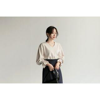 Long Balloon Sleeve V-neck Top