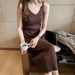 Sleeveless Slim-fit Ribbed Knit Dress