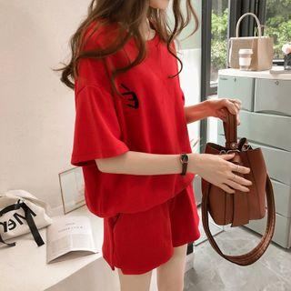 Set: Elbow-sleeve T-shirt + Wide-leg Sweatshorts